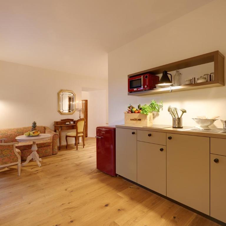 Historic Hotel Bircher B&B Apartments near Sterzing - Appartamento Superior - 5