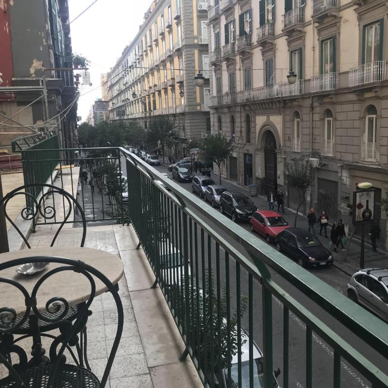 B&B Sansevero Naples - Camera Standard Matrimoniale/Doppia con Letti Singoli con Balcone - 2