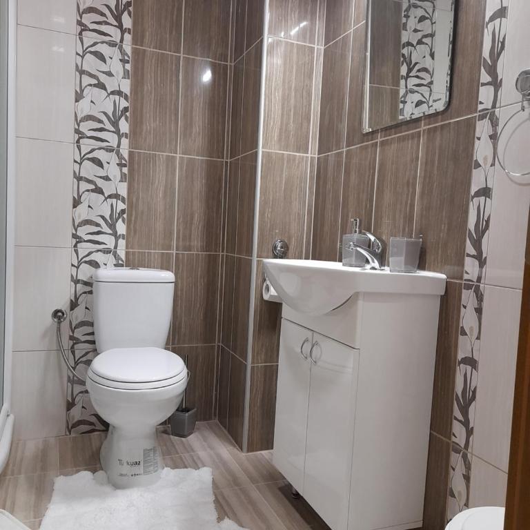 Lena7 - One-Bedroom Apartment - 6