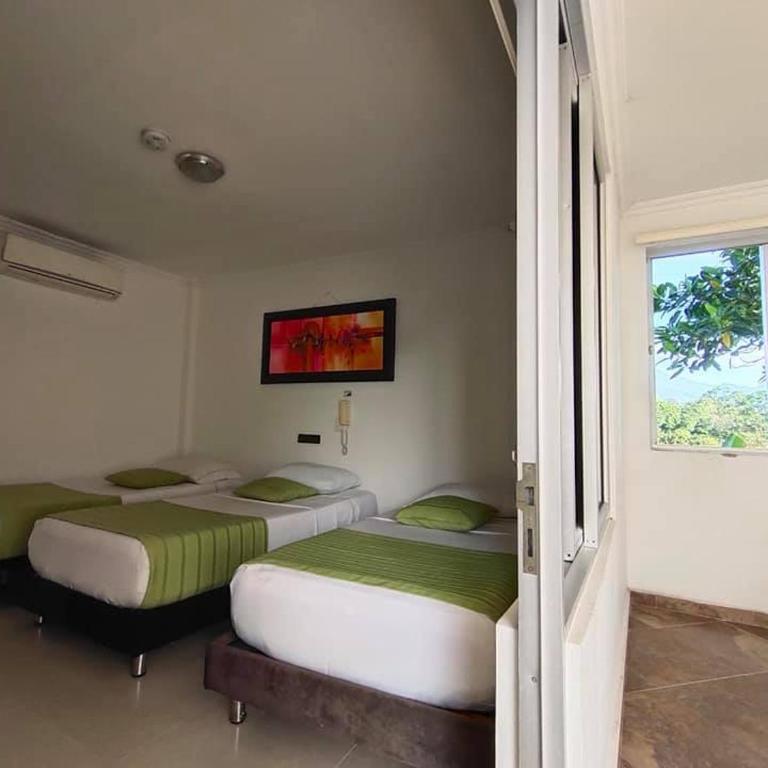 Confort Plaza Hotel - Habitación Familiar - 1