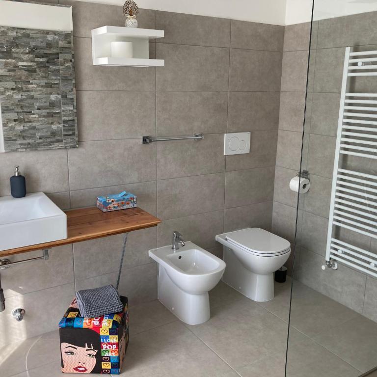 Casale Luel - Camera Familiare con Bagno Privato - 8