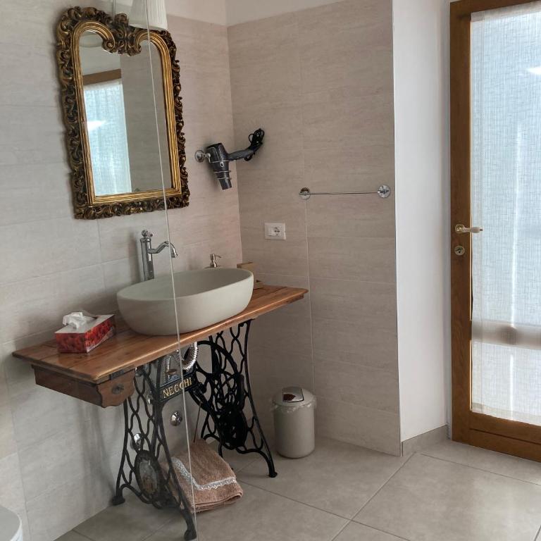 Casale Luel - Camera Matrimoniale con Bagno Privato - 6