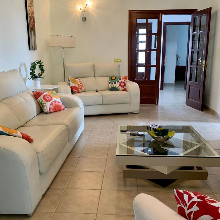 Lovely Villa Nico Playa Blanca, hot tub, communal pool - Villa Deluxe - 4