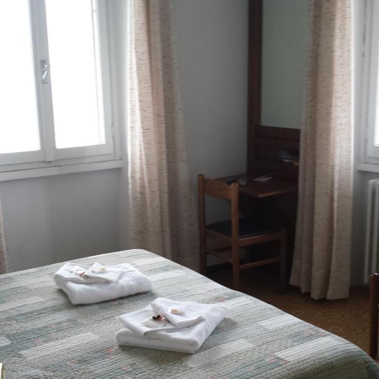 PET FRIENDLY HOTEL MIRABEAU - Camera Matrimoniale con Vista Lago - 1
