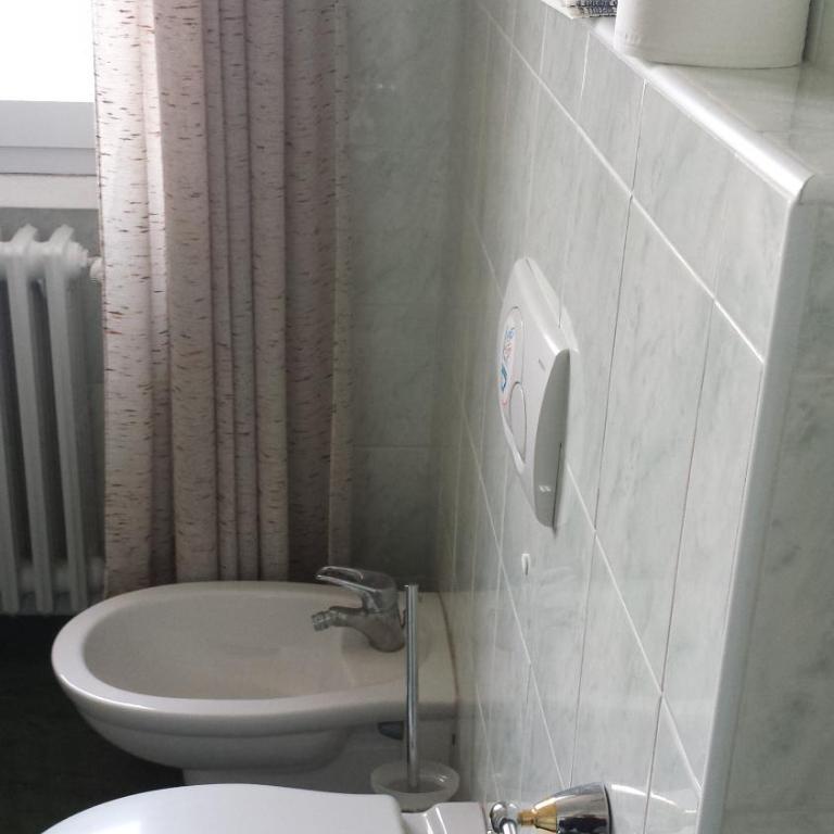 PET FRIENDLY HOTEL MIRABEAU - Camera Matrimoniale con Vista Lago - 2