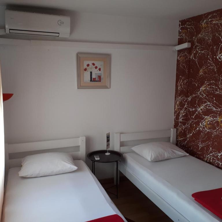 Hostel Miran Mostar - Twin Room - 1