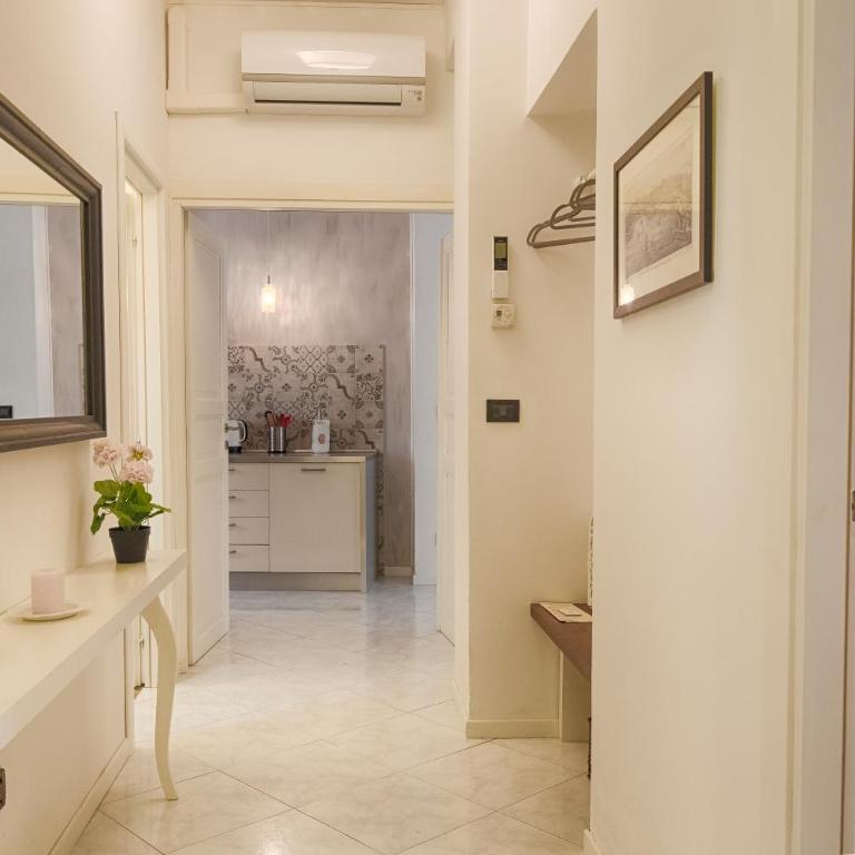 Mihaela apartment - Charme near the station - Appartamento con 2 Camere da Letto - 20