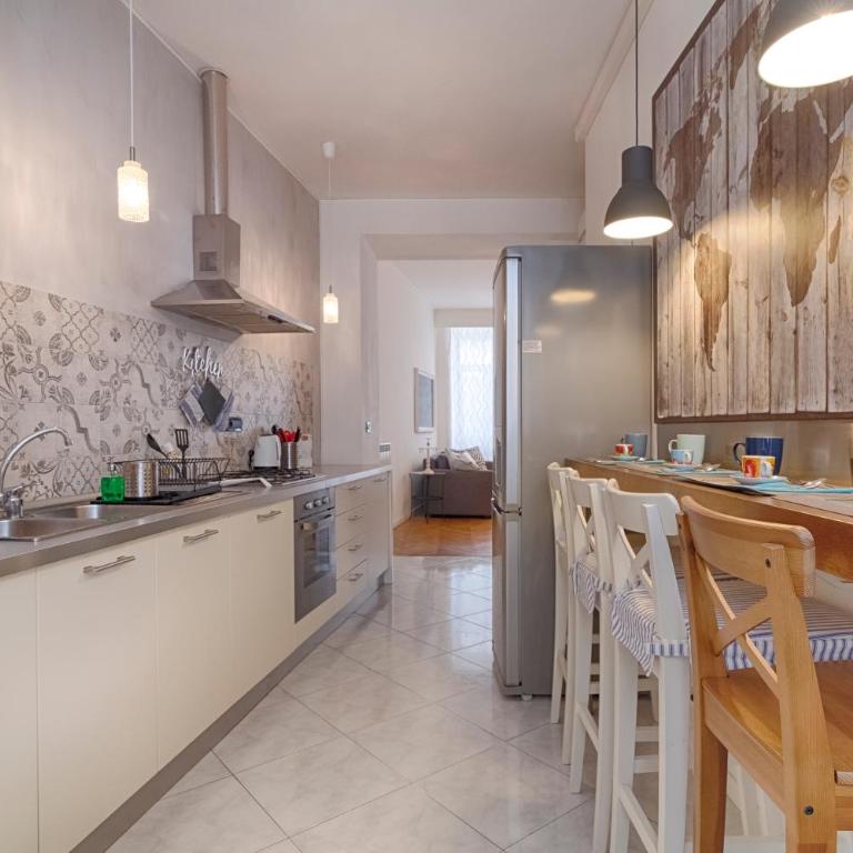 Mihaela apartment - Charme near the station - Appartamento con 2 Camere da Letto - 17