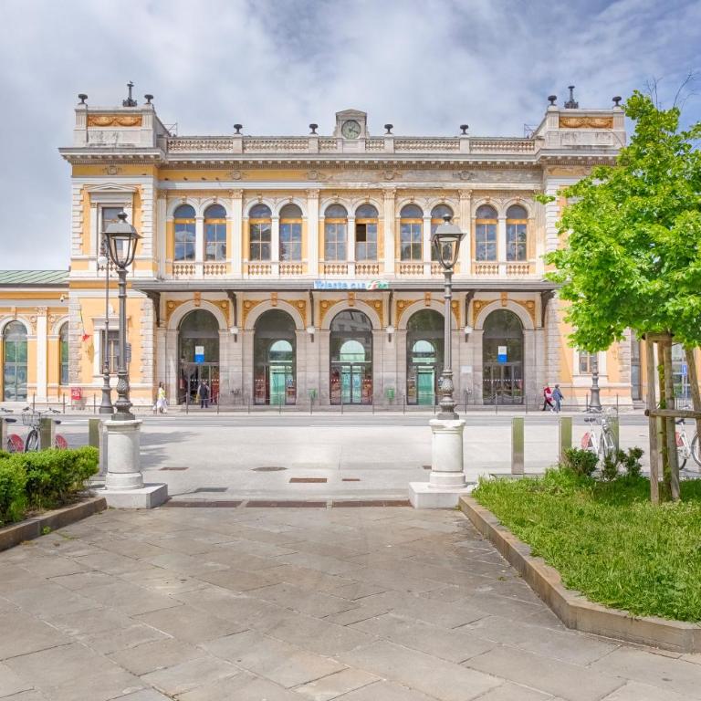 Mihaela apartment - Charme near the station - Appartamento con 2 Camere da Letto - 27