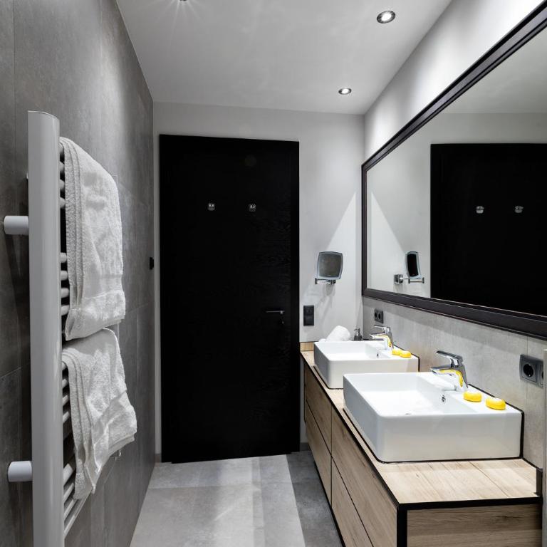 Moderne Wohnung mit einer wunderschönen Aussicht in der Residenz Silvretta, inkl Silvretta Card Premium - Apartment mit Blick auf die Berge - 12