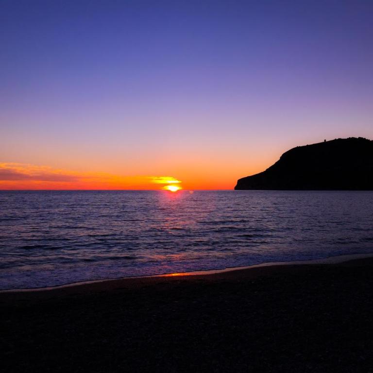 Precioso apartamento cerca del mar con wifi, piscina y parking - Two-Bedroom Apartment - 35