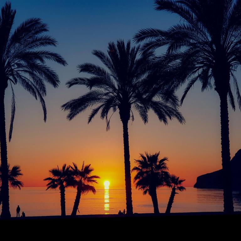 Precioso apartamento cerca del mar con wifi, piscina y parking - Two-Bedroom Apartment - 30