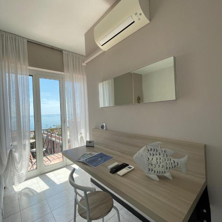 La Casa sul Mare - Monterosso - Cinque Terre - Camera Matrimoniale Deluxe con Balcone e Vista Mare - 13