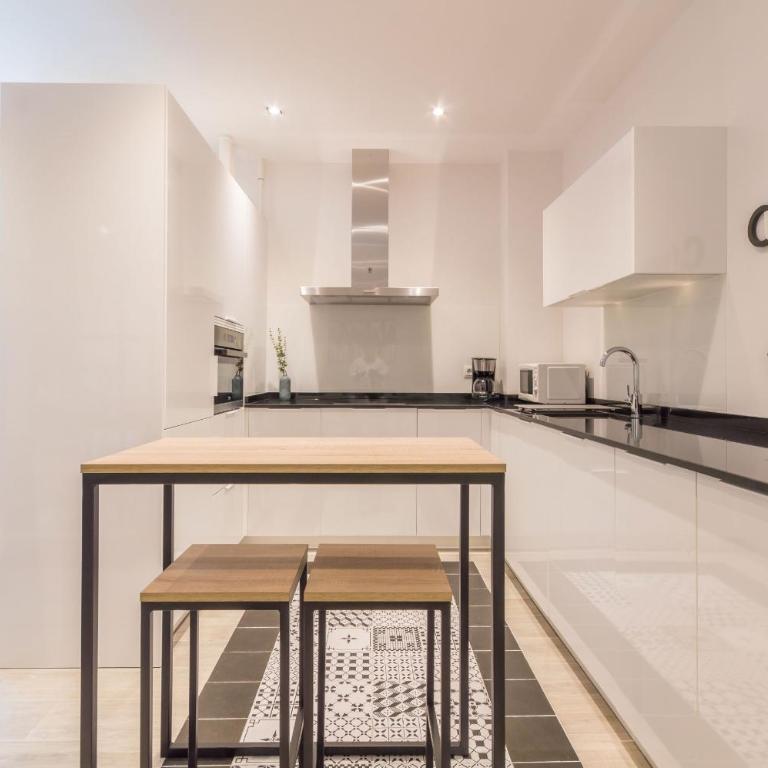 Avenida America en Madrid Capital - Two-Bedroom Apartment I - 5