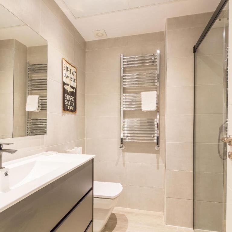 Avenida America en Madrid Capital - Two-Bedroom Apartment I - 9