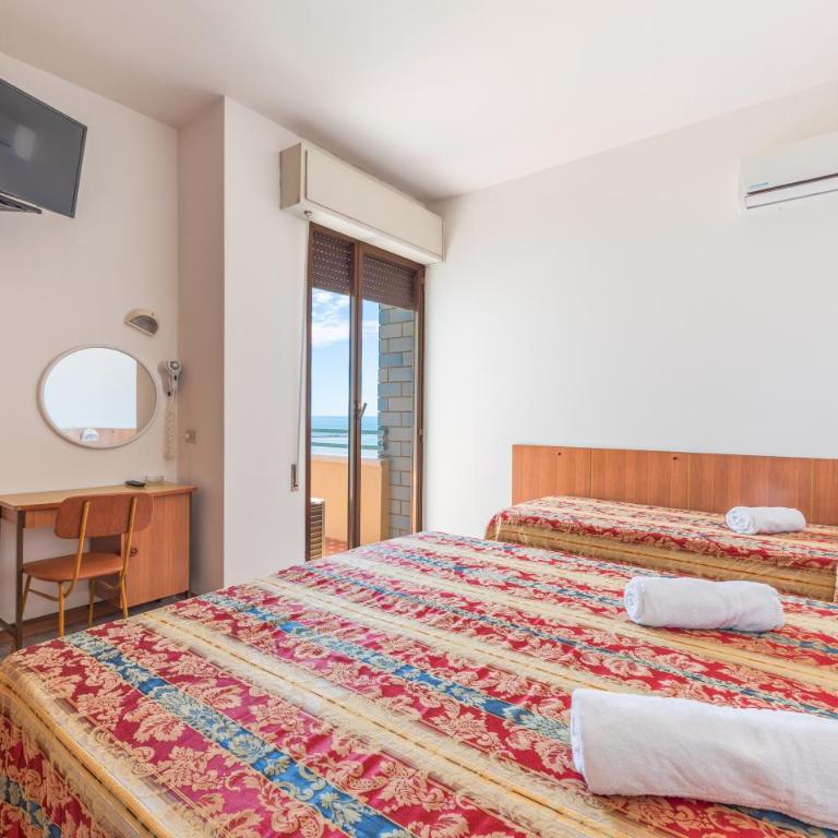Hotel Majestic - Camera Tripla con Vista Mare - 6
