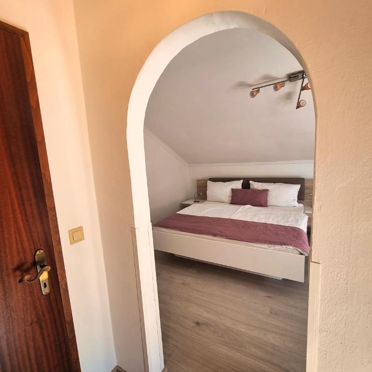 Gästehaus auf der Höhe - Apartment mit Balkon - 5