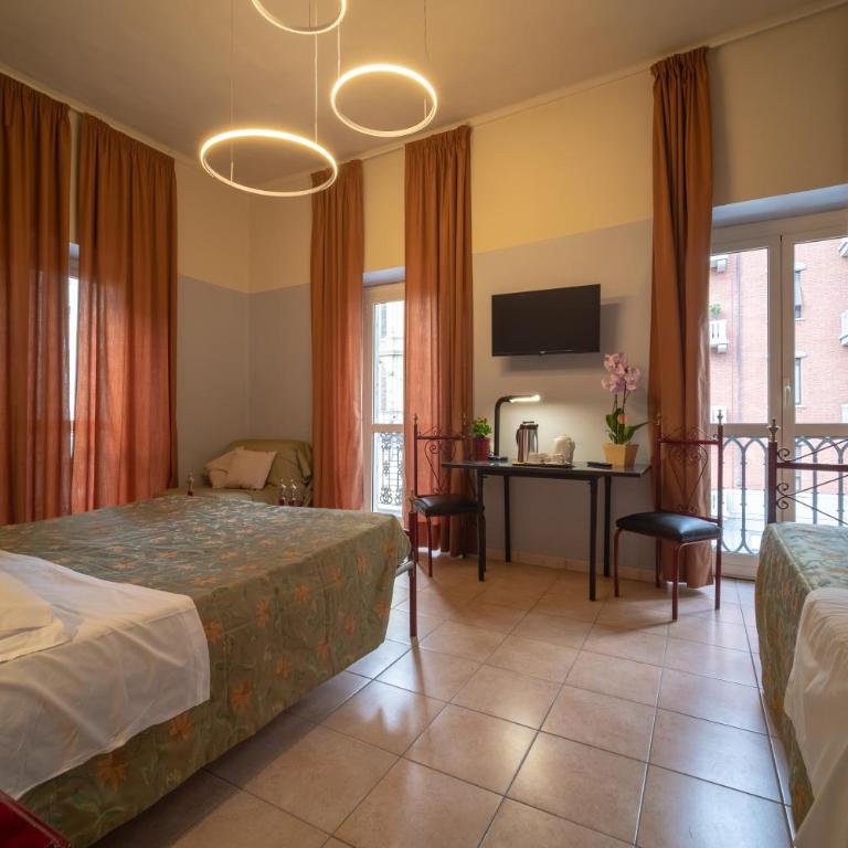 Hotel Italia - Camera Tripla Standard - 5