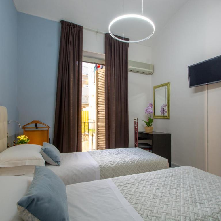 Hotel Italia - Camera Doppia con Letti Singoli - 7
