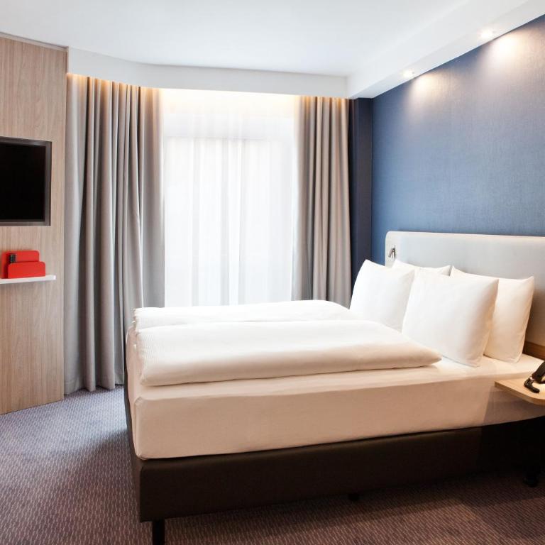 Holiday Inn Express Munich - Olympiapark by IHG - Standard Zimmer mit Queensize-Bett - 8