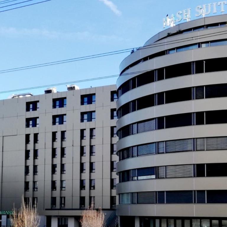 Nash Suites Airport Hotel - Suite Ligne d'Horizon Nash avec Balcon - 4