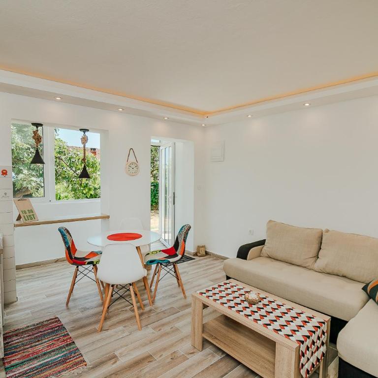 Green Garden Apartments - Studio Apartment - 5