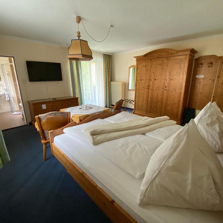 Pension Steinbacher - Doppelzimmer mit Balkon - 1