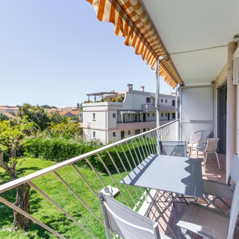 Bright 3 Apartment Near The Sea With Balcony - Apartment - 1