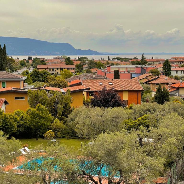 Albergo Vittoria - Camera Quadrupla con Vista Lago - 8