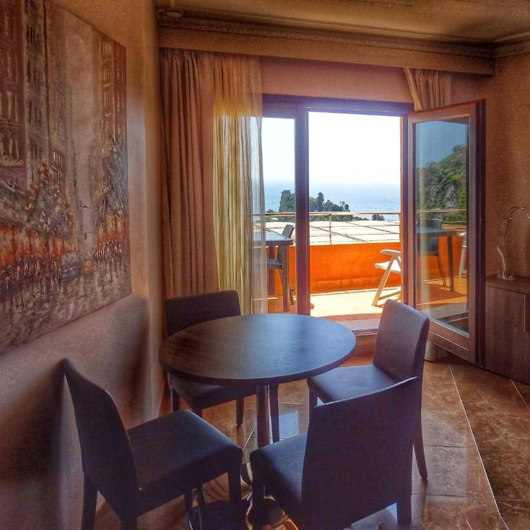 Taormina Panoramic Hotel - Camera Familiare con Vista Mare Laterale - 1