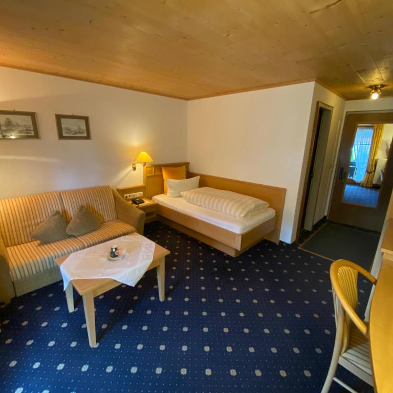 Kur- und Ferienhotel Haser - Comfort Einzelzimmer mit Balkon - 13