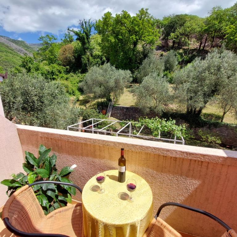 Apartmani Dalex - Apartman sa 2 Spavaće Sobe, Balkonom i Pogledom na More - 1