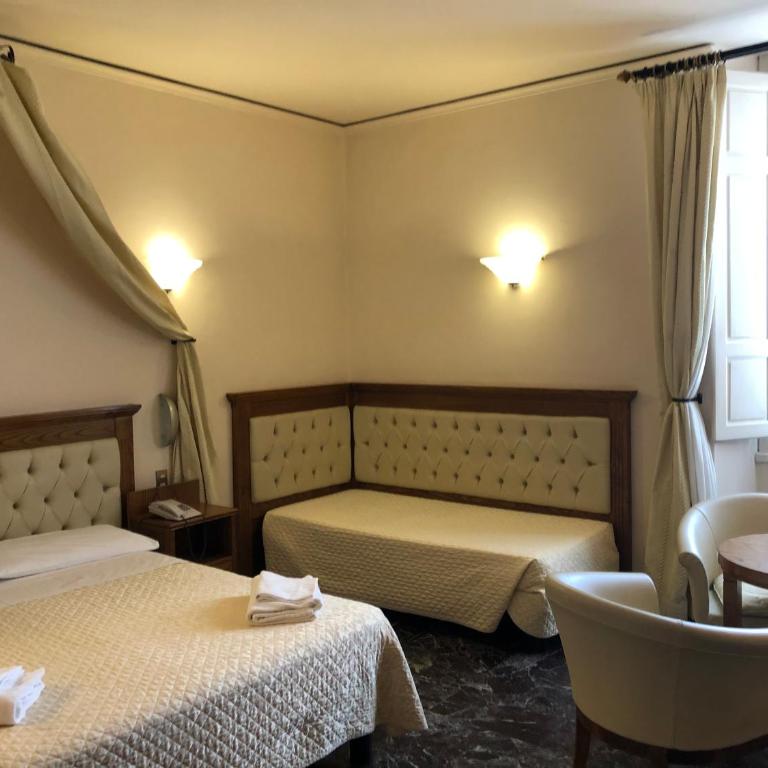 Hotel Le Due Fontane - Camera Tripla Superior con Vista Città - 1