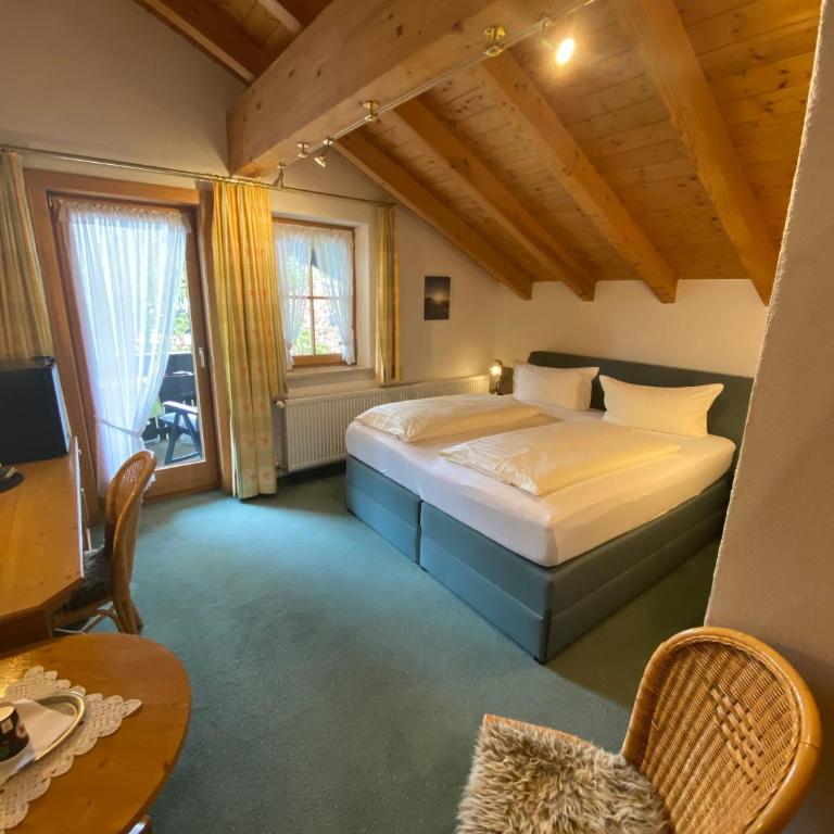 Kur- und Ferienhotel Haser - Standard Doppelzimmer - 4