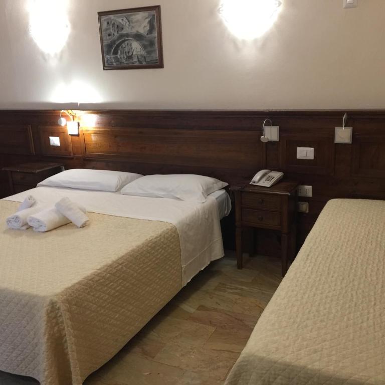 Hotel Le Due Fontane - Camera Tripla Classic - 2