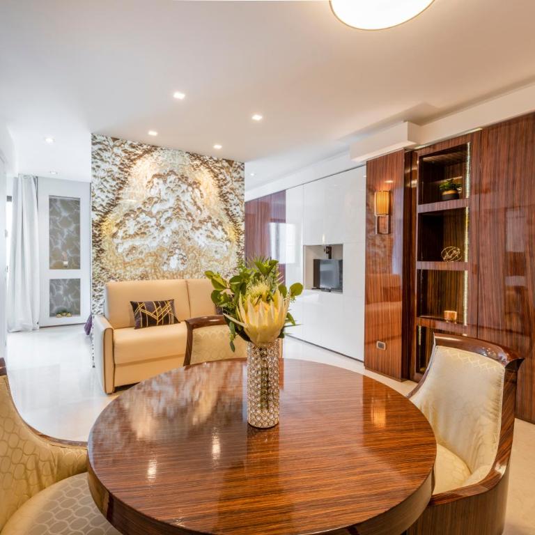 Milan Royal Suites – Centro - Suite Deluxe - Via Romagnosi, 4 - 1