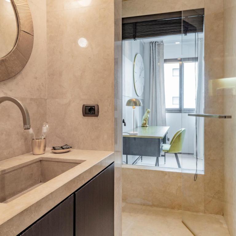Milan Royal Suites – Centro - Suite Deluxe - Via Romagnosi, 4 - 6
