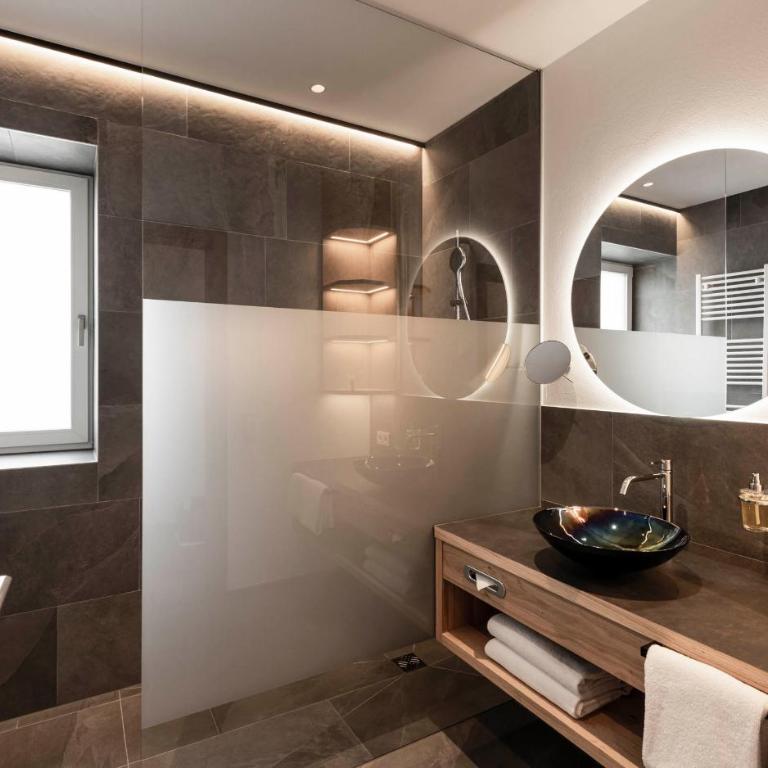 Pippos Mountain Lodge - Suite with Balcony - 8