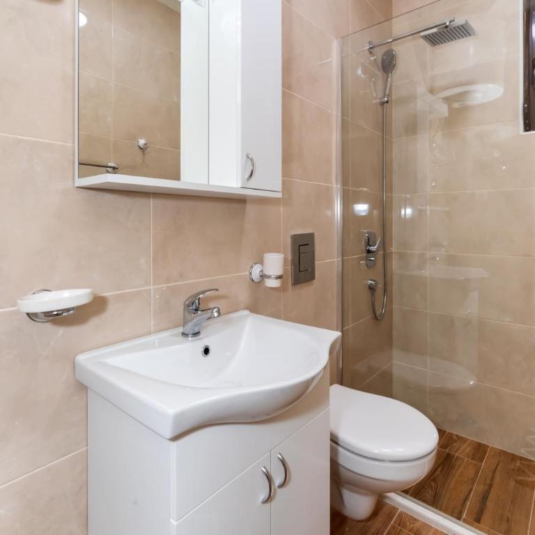 KAOM Lux - One-Bedroom Apartment - 3