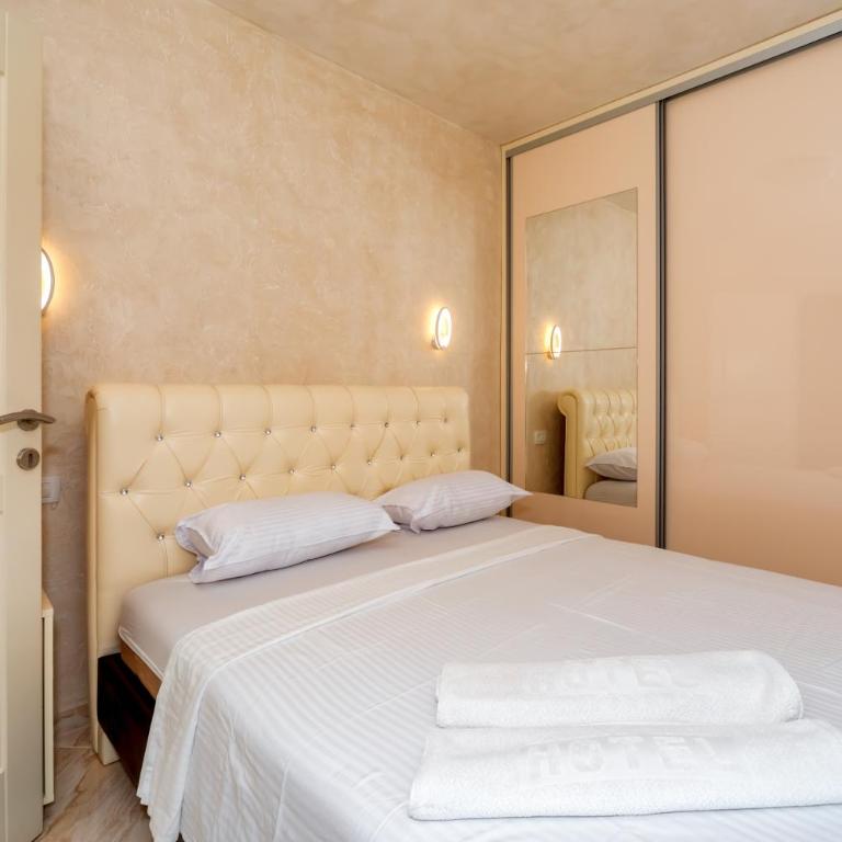 KAOM Lux - One-Bedroom Apartment - 6