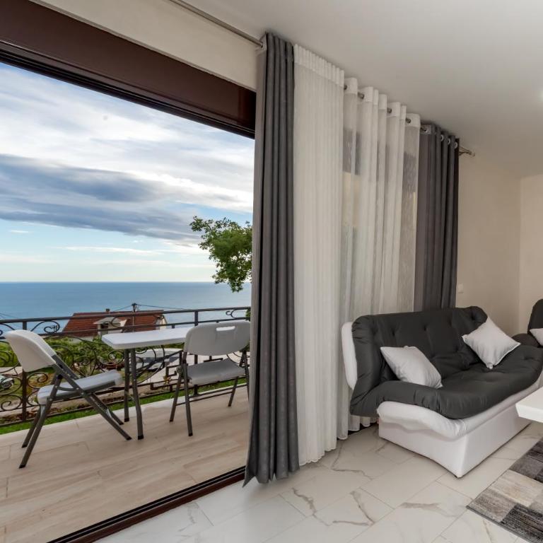 KAOM Lux - One-Bedroom Apartment - 8