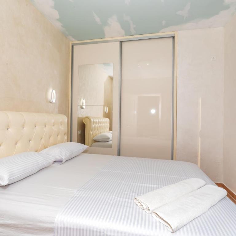 KAOM Lux - One-Bedroom Apartment - 3