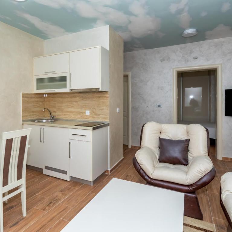 KAOM Lux - One-Bedroom Apartment - 6