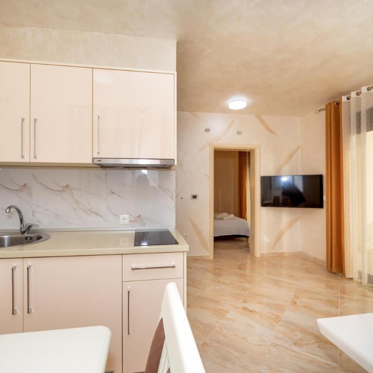 KAOM Lux - One-Bedroom Apartment - 9