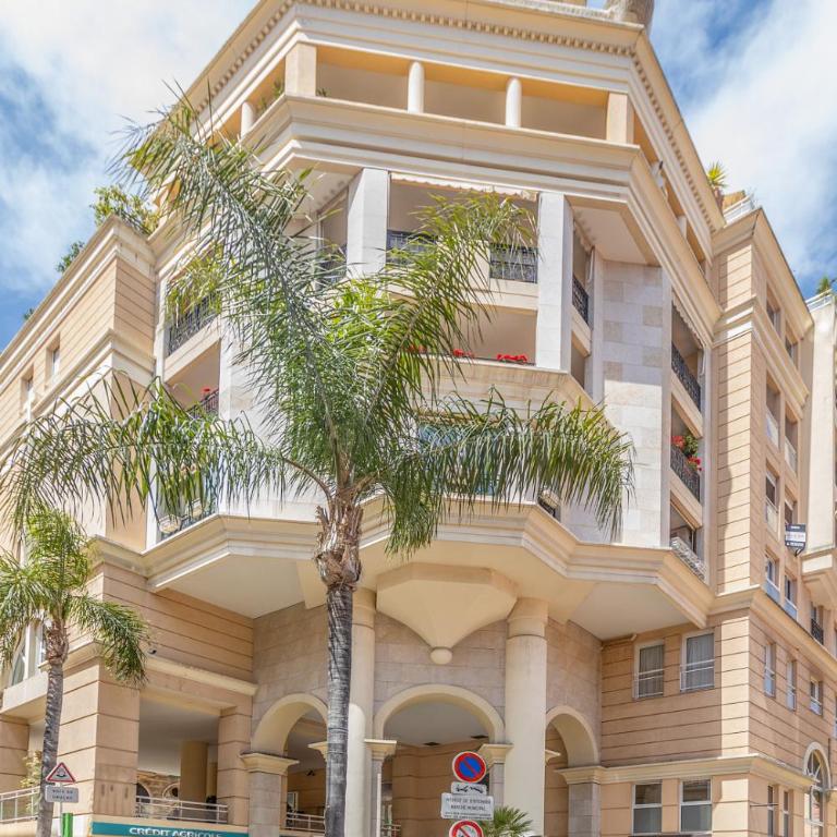Luxury studio renovated 2024 with free parking - Studio - 18