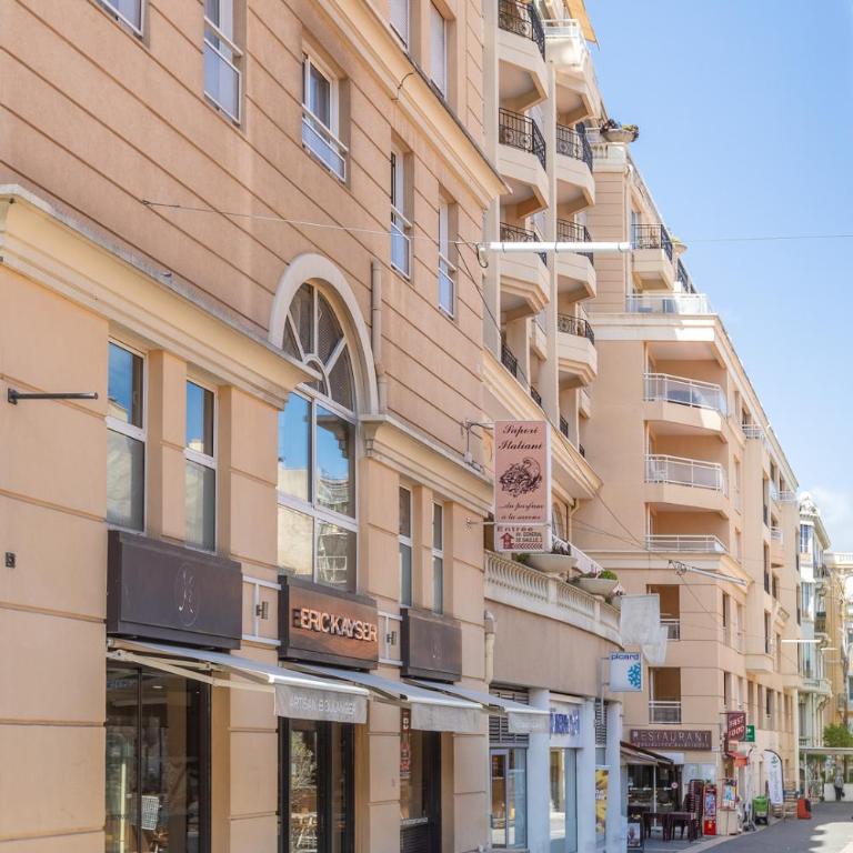 Luxury studio renovated 2024 with free parking - Studio - 20