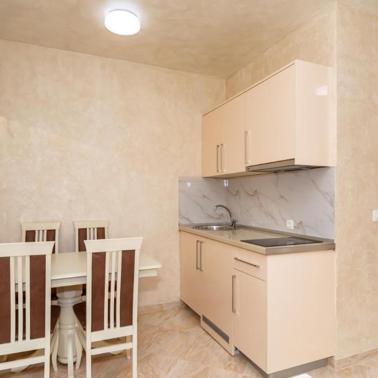 KAOM Lux - One-Bedroom Apartment - 11