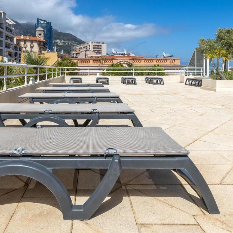 Luxury studio renovated 2024 with free parking - Studio - 17