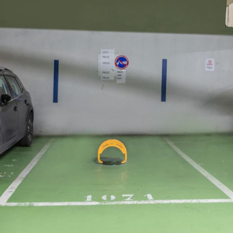 Luxury studio renovated 2024 with free parking - Studio - 22