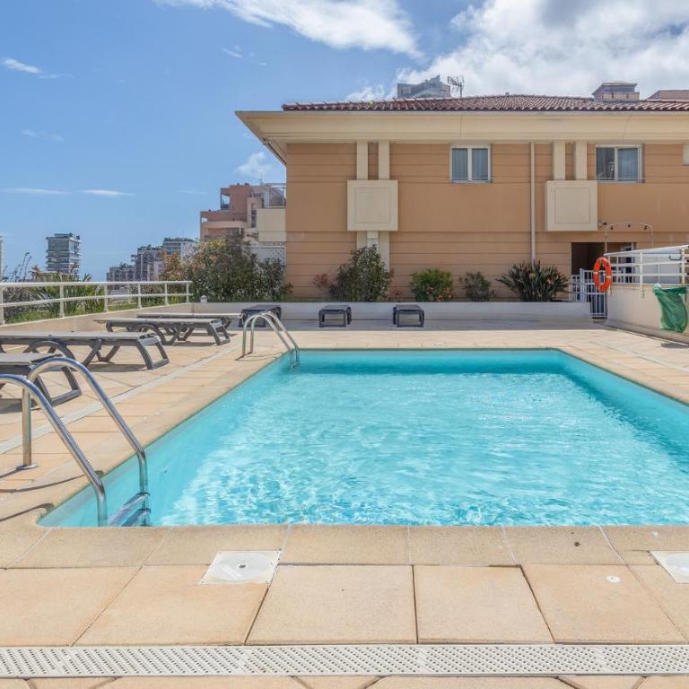 Luxury studio renovated 2024 with free parking - Studio - 15